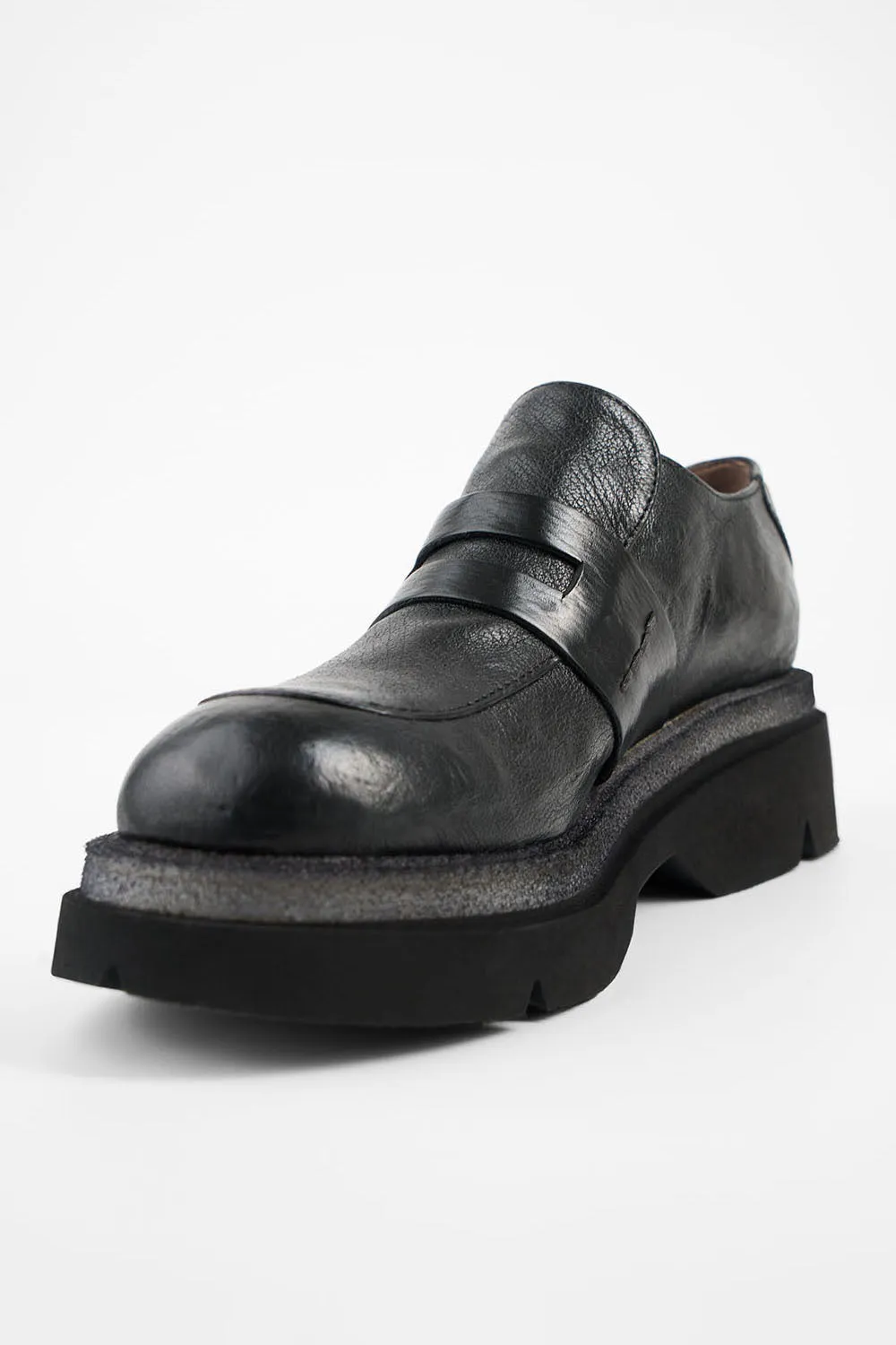 CROFT urban-black lightweight slip on shoes.