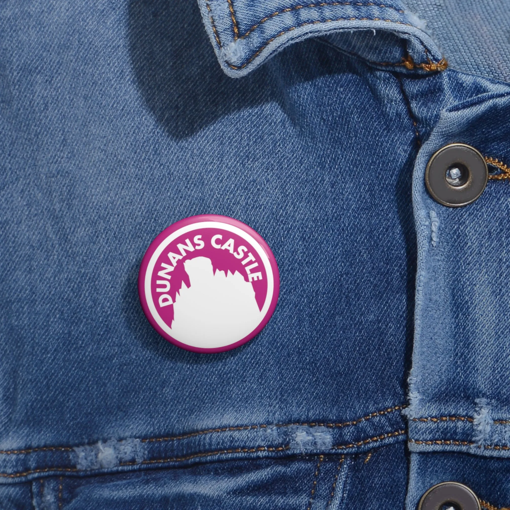 Dunans Castle Magenta Badge
