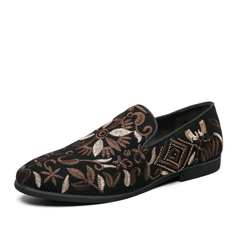 Handmade Embroidered Men's Loafers Cross-border Fashion Retro Foot Leather Shoes Large Size Casual Beanie Shoes