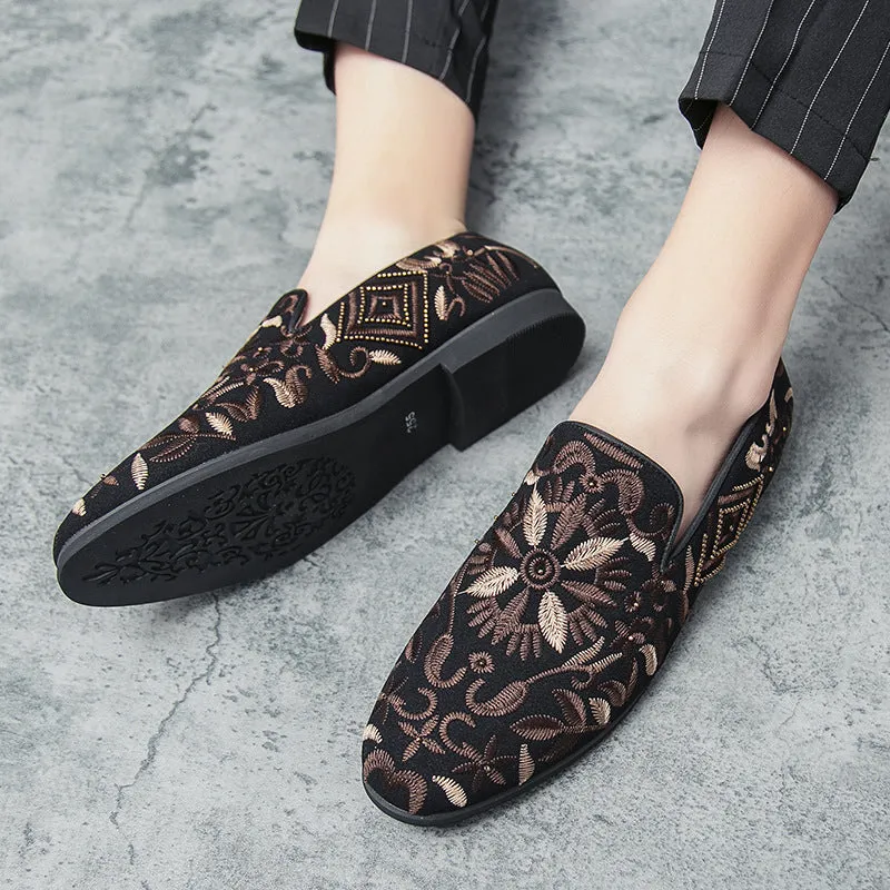 Handmade Embroidered Men's Loafers Cross-border Fashion Retro Foot Leather Shoes Large Size Casual Beanie Shoes