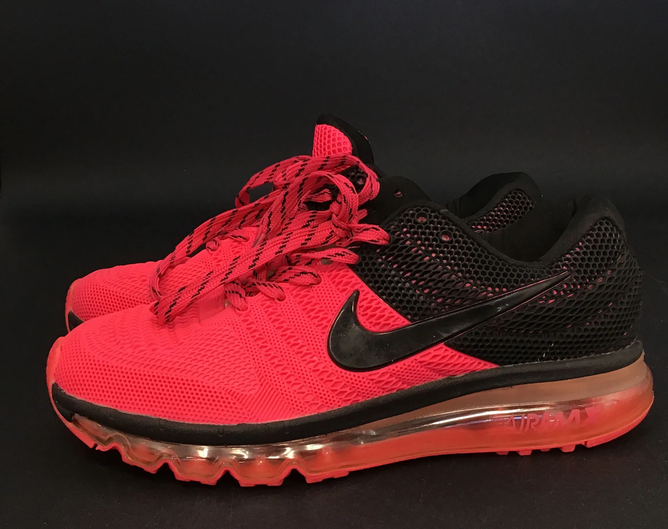 Nike Women's Air Max 2017 849559-008 Red Black Low-Top Running Shoes - Size 8.5