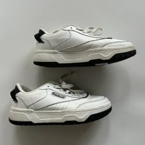 Reebok Casual Shoes Womens 8
