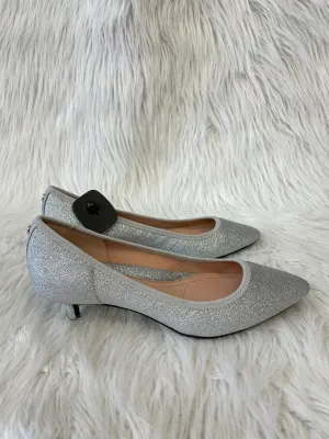 Shoes Heels Kitten By Taryn Rose Shoes In Silver, Size: 8