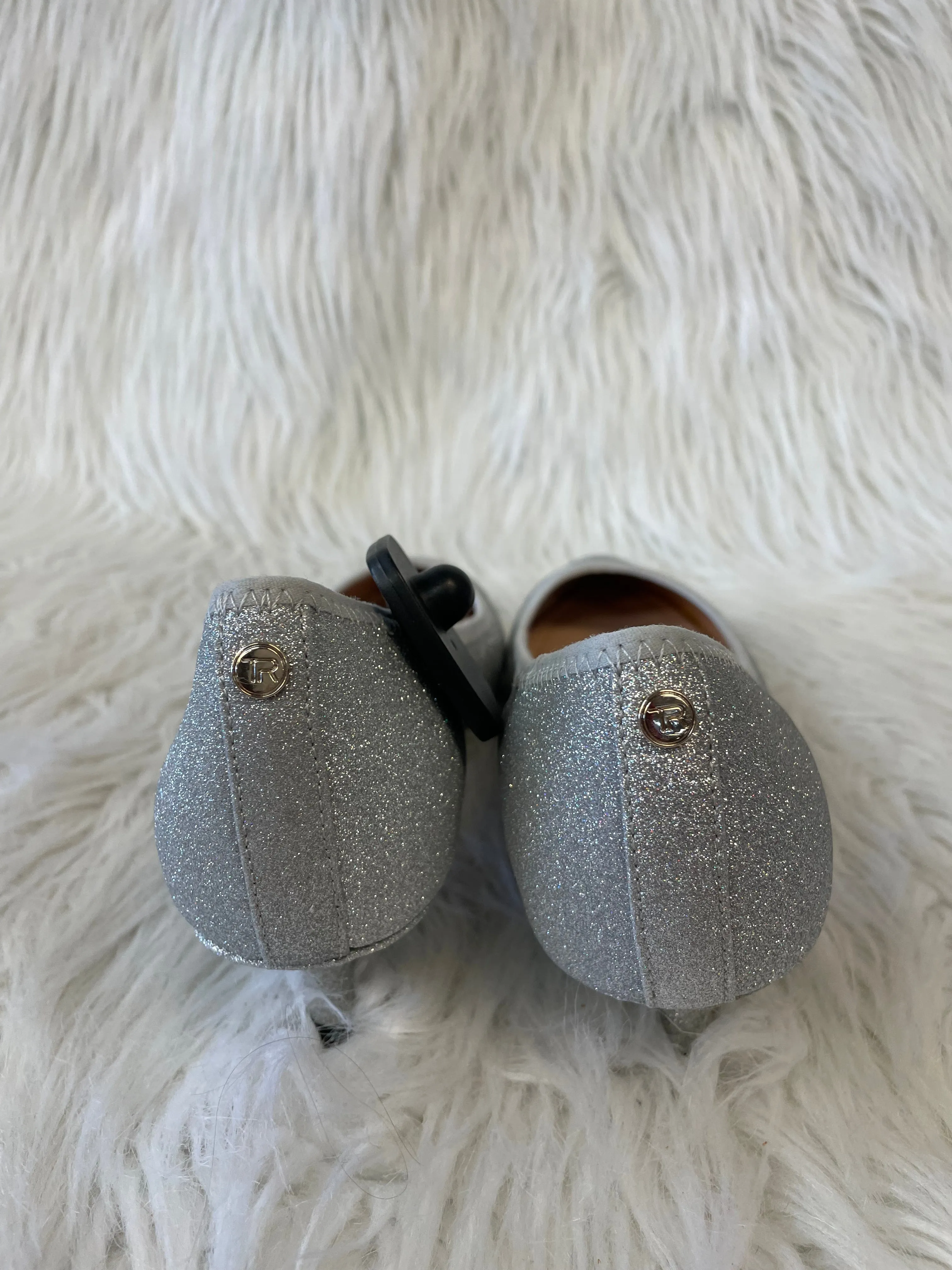 Shoes Heels Kitten By Taryn Rose Shoes In Silver, Size: 8