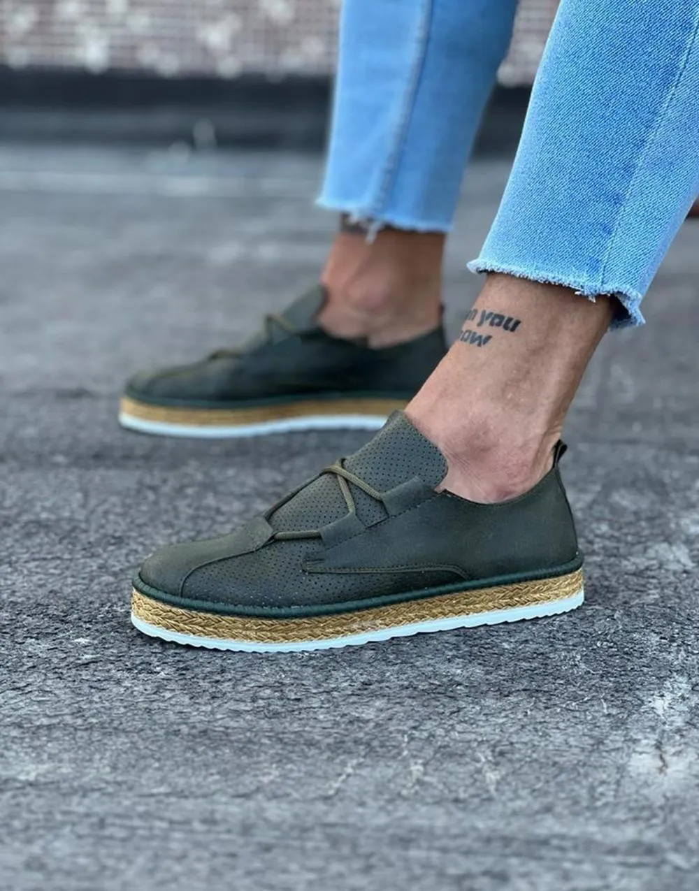 WG015 Khaki Men's Casual Shoes